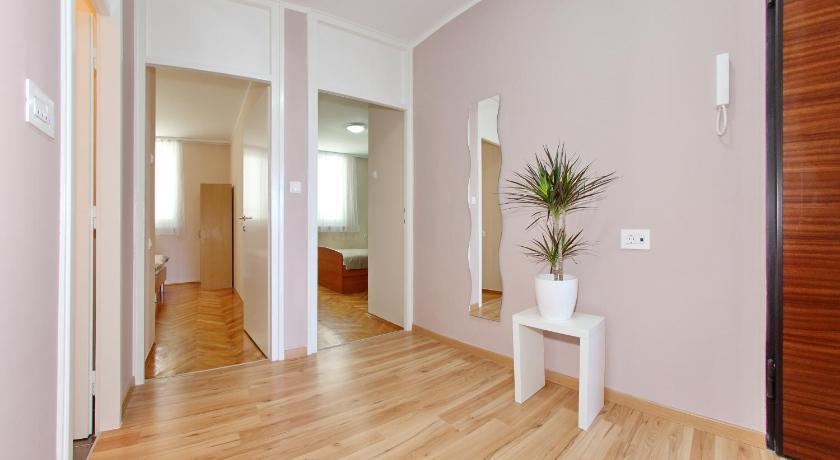 Bay Bridge Center Apartment 1 Задар Номер фото